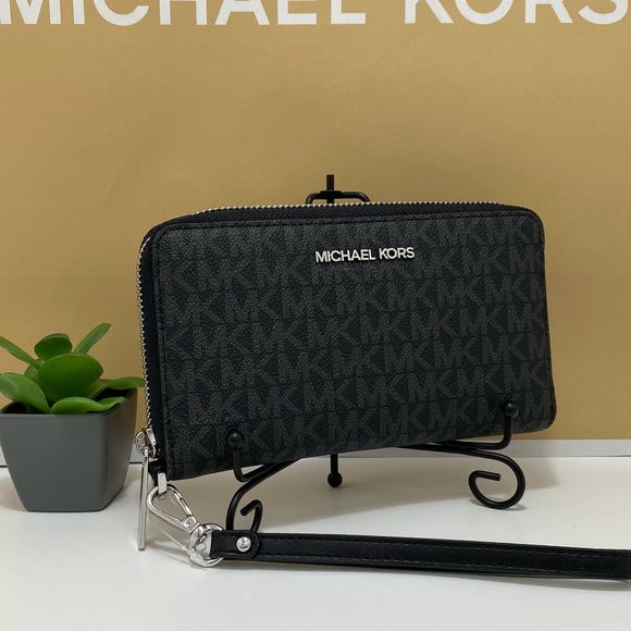 Michael kors wallet - Picture 2 of 12